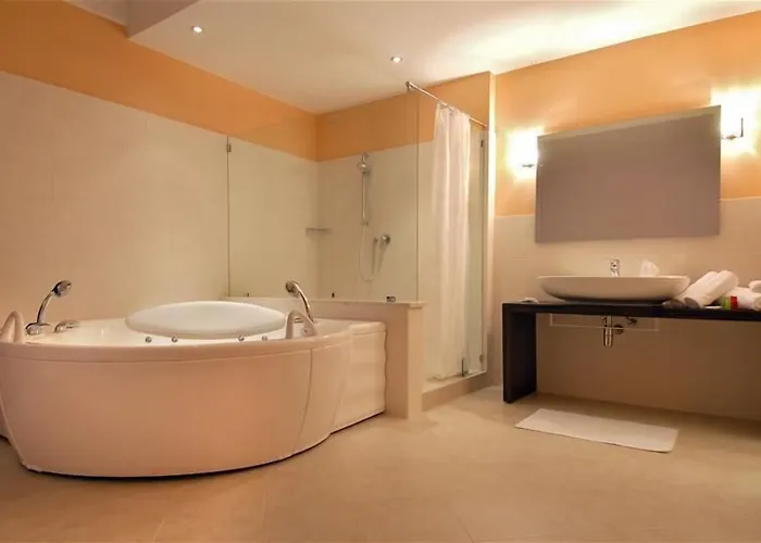 Rosso Frizzante Hotel 3*