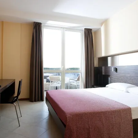 Rosso Frizzante Otel Sorbara