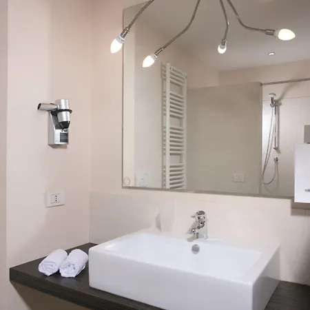Rosso Frizzante Otel Sorbara