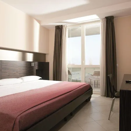 Rosso Frizzante Hotel
