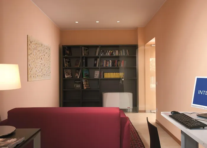 Rosso Frizzante Otel Sorbara