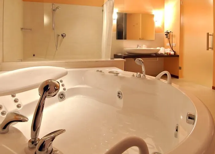 Rosso Frizzante Hotel 3*